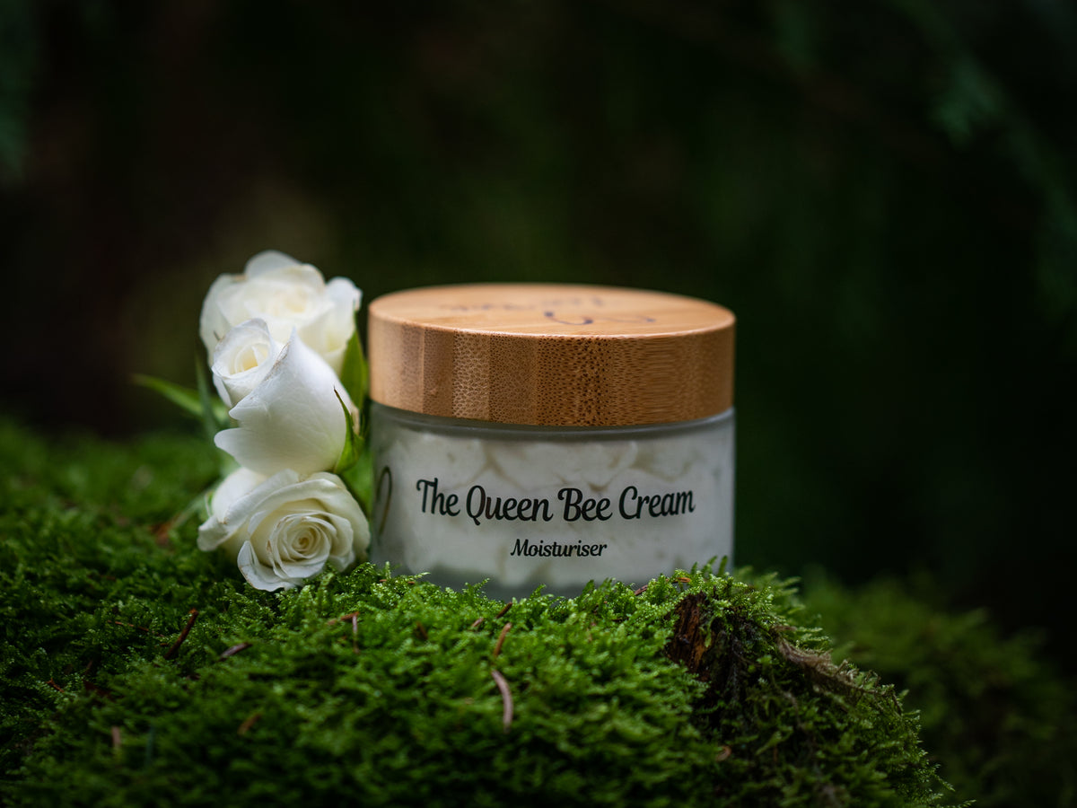 Bee Queen cream #3376